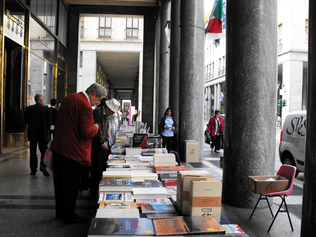 portici di carta via roma torino (Copia)